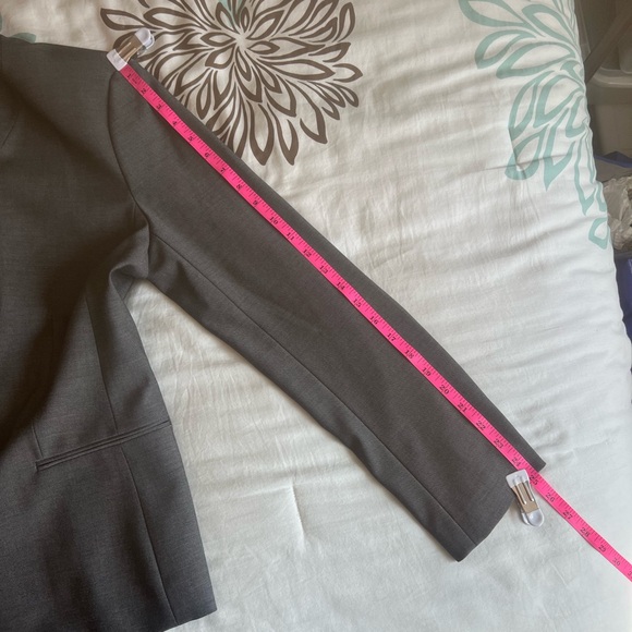 Women's Gray Blazer, Size 12 - Picture 9 of 15